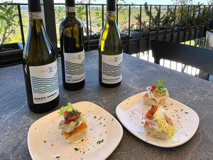 Primo piano della bottiglia di Moscato d'Asti DOCG della nostra linea MAXIMA