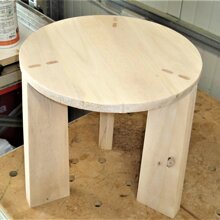 Sgabello in paulonia