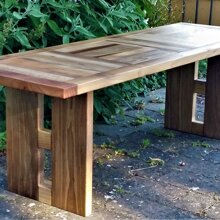 Tavolino in noce con legno di recupero