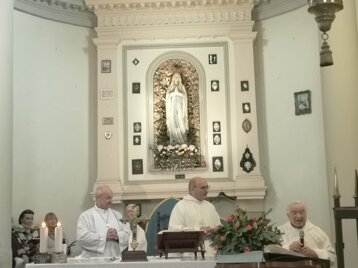 29f974cc-422e-4e0b-ae0a-37e92bcb220f 29f974cc-422e-4e0b-ae0a-37e92bcb220f