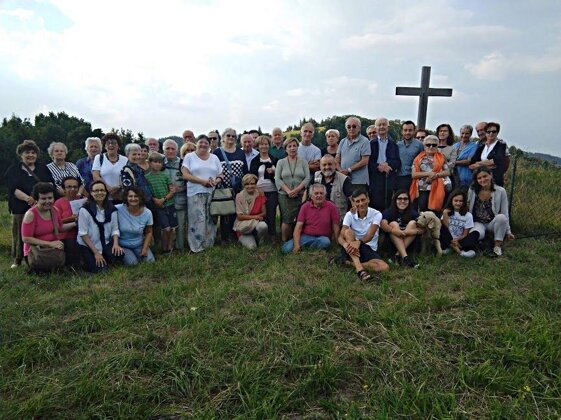 40f5a985-e96a-4ba5-8ce7-f51cb065a587 40f5a985-e96a-4ba5-8ce7-f51cb065a587