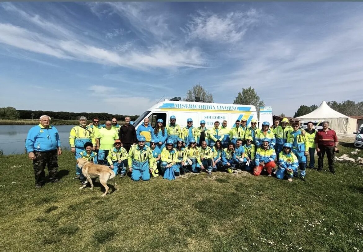 Esercitazione di Protezione Civile in collaborazione della Misericordia di Livorno Esercitazione di Protezione Civile in collaborazione della Misericordia di Livorno