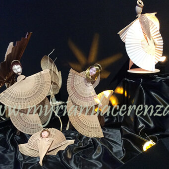 Presepe realizzato con ventagli Esposto alla 40° Mostra 100 PRESEPI a Roma, Sale del Bramante, Piazza del Popolo - 2016