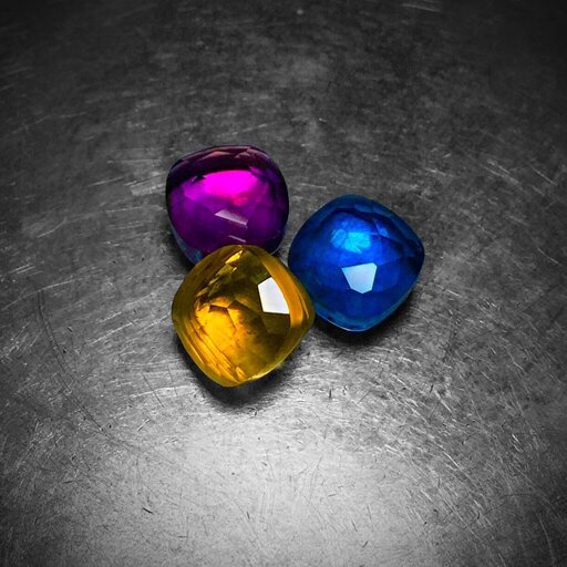 Pietre sfaccettate in quarzo citrino, quarzo ametista e topazio azzurro