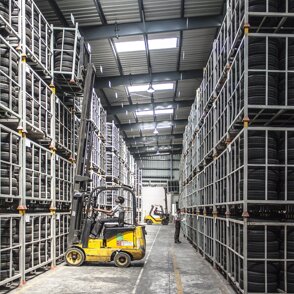 Impianti industriali Adatti per sanificare grandi aree quali magazzini, officine e mezzi operativi Impianti industriali Adatti per sanificare grandi aree quali magazzini, officine e mezzi operativi