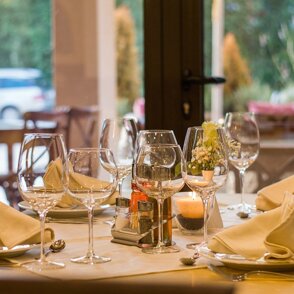 Ristorazione Ristoranti, hotels, bar, tavole calde, mense aziendali Ristorazione Ristoranti, hotels, bar, tavole calde, mense aziendali