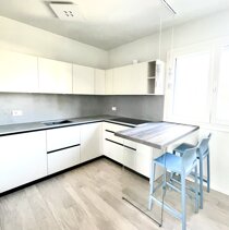 Realizzazione Progetto Arredamento per Interni Vista angolare Cucina a ferro di cavallo