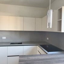 Realizzazione Progetto Arredamento per Interni Vista frontale cucina su misura a ferro di cavallo