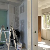 Progetto Interni globale con Ristrutturazione Nicchia ingresso vista da dietro + realizzazione Colonna per inserimento camino e abbassamenti