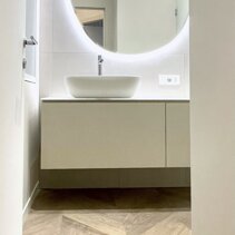 Progetto Interni globale con Ristrutturazione Ingresso Bagno Principale moderno con mobile sospeso