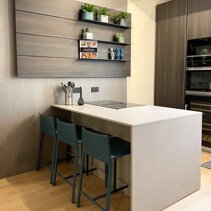 Realizzazione Progetto Arredamento per Interni Dettaglio Penisola Cucina con sedute