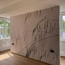 Progetto Interni globale con Ristrutturazione Quinta rivestita con carta da parati dopo posa parquet