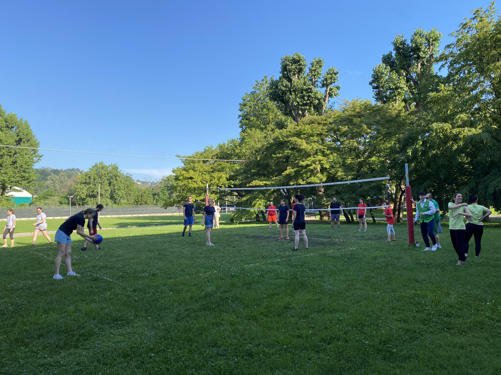 Per finire... amichevoli di pallavolo! Per finire... amichevoli di pallavolo!