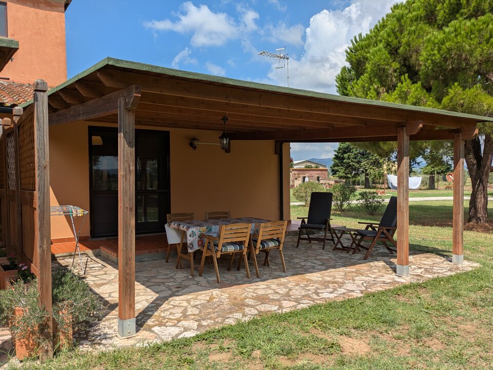 esterno 2.jpeg esterno 2.jpeg