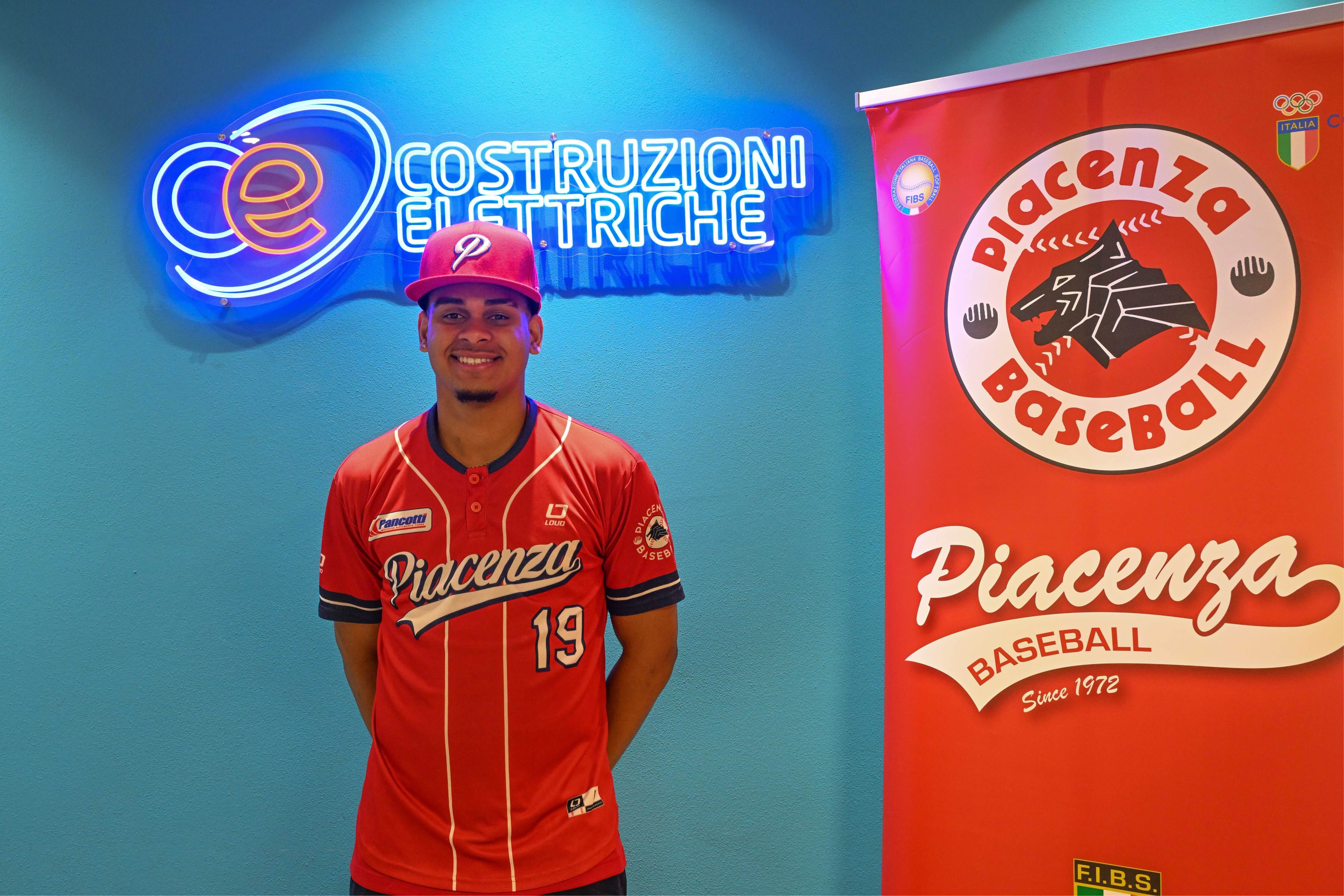 Il lanciatore biancorosso Solano invitato al Camp MLB a Barcellona Il lanciatore biancorosso Solano invitato al Camp MLB a Barcellona