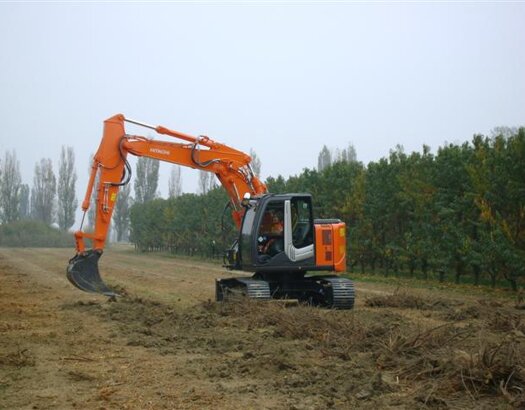 Scavatore per manutenzione verde barbanti medolla