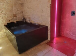 trullo%20vasca%20e%20doccia.jpeg