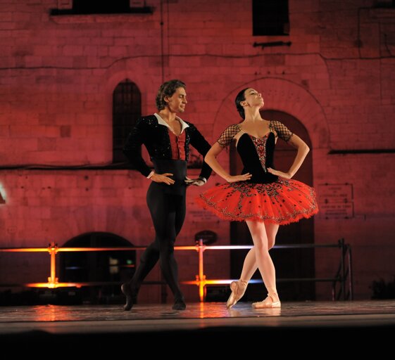 f142d24c-29a0-4dc9-b2f6-fe85878454aa f142d24c-29a0-4dc9-b2f6-fe85878454aa