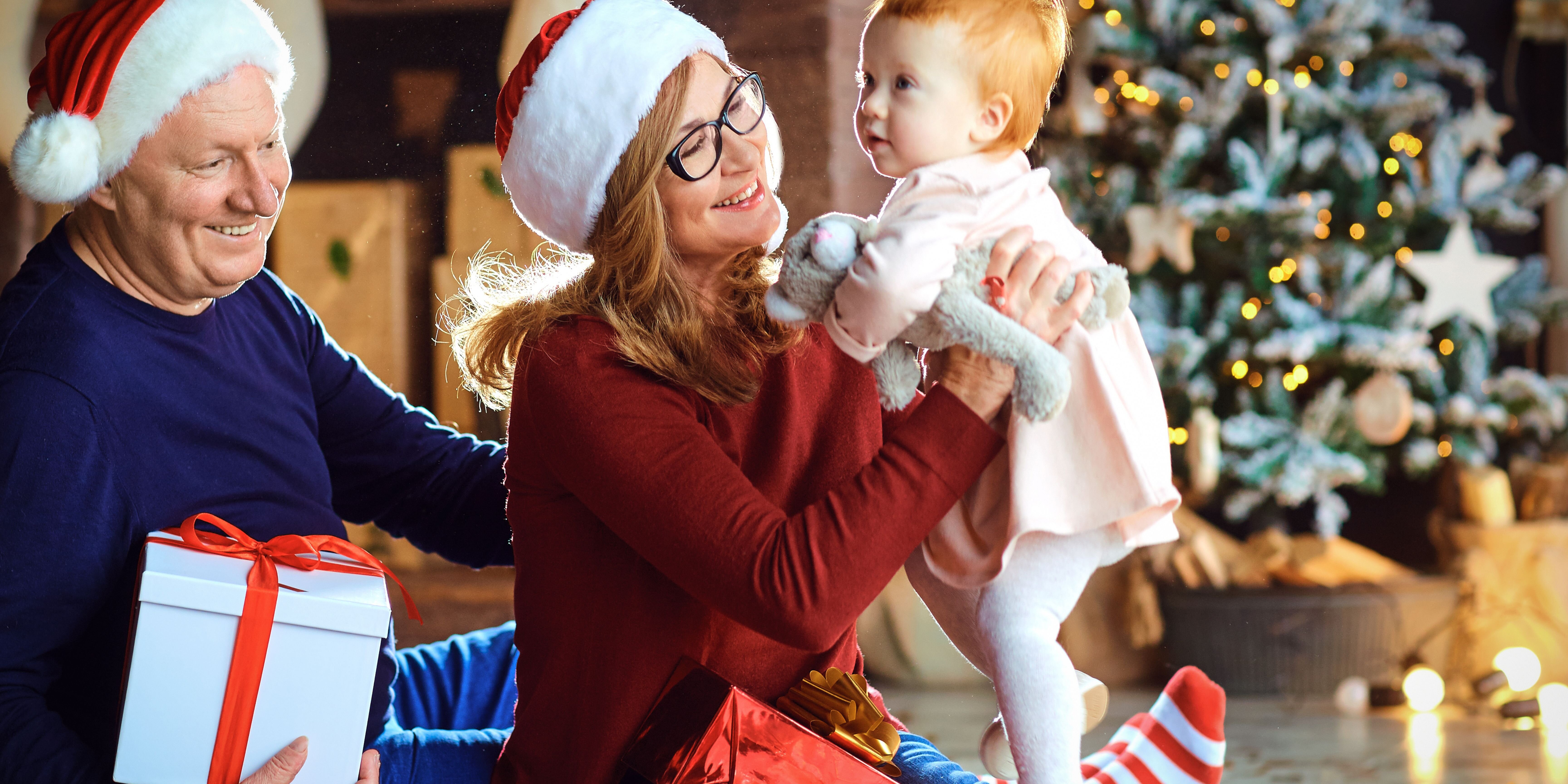 Natale con i nonni: come gestire confini, consigli indesiderati e richieste di presenza