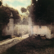 /fan·ta·ṣmà·ti·co/ Autoritratto Colorization