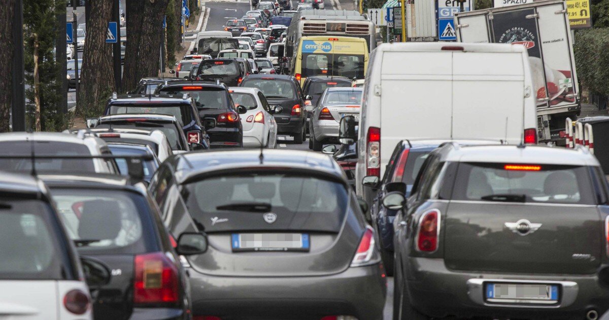 Codice della strada, da alcol e droghe ai monopattini: cosa cambia