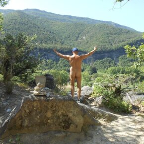 Trekking nudo