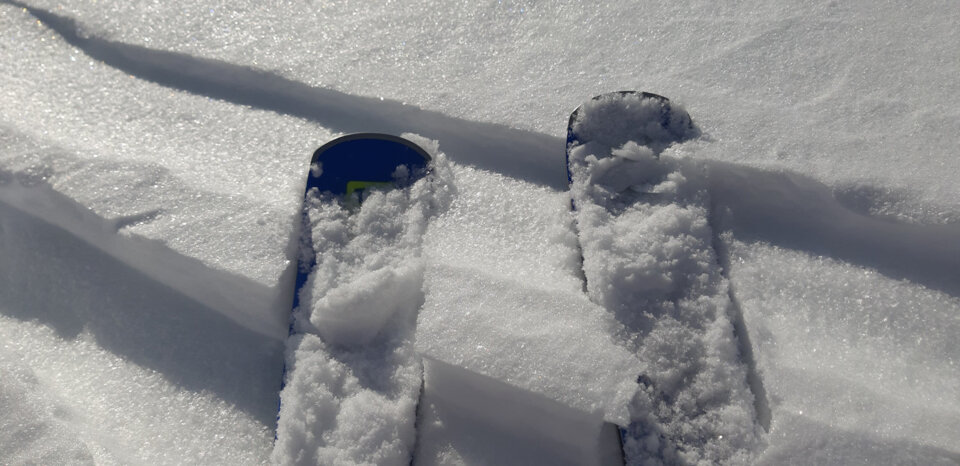 Strato di brina di superficie (SH) su neve fresca