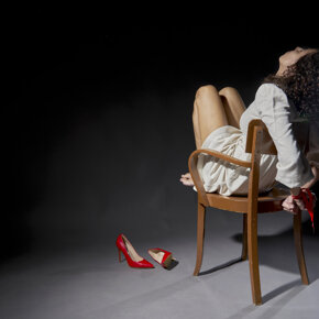 The red shoes women