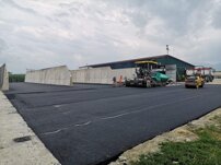 Trincee per insilati Preparazione fondo ed asfaltatura nuove trincee per insilati presso azienda agricola