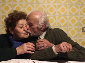 la%20leggerezza%20-%20anna%20soffia%20le%20candeline