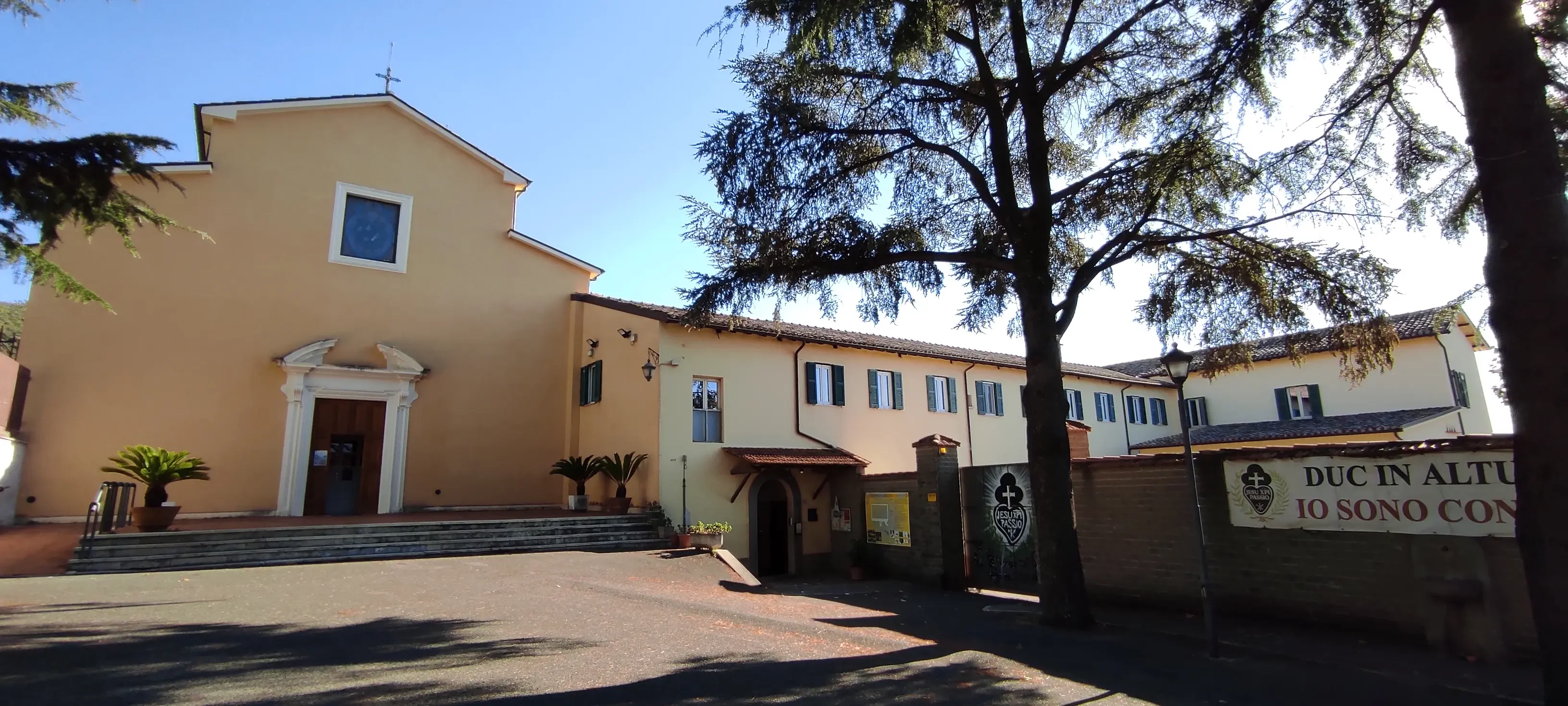 iccd16355514_santuario-e-cancello.webp Santuario Beato Bernardo Silvestrelli - Moricone (RM)