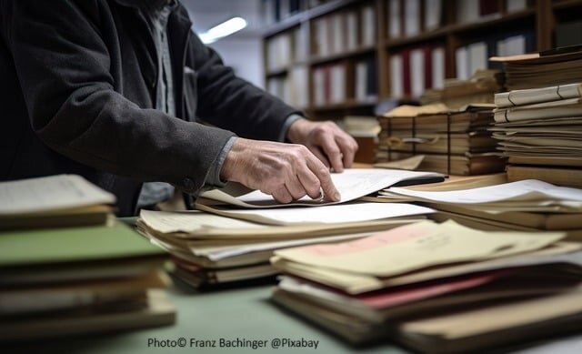 La divisione del denaro giacente su un conto cointestato con il defunto