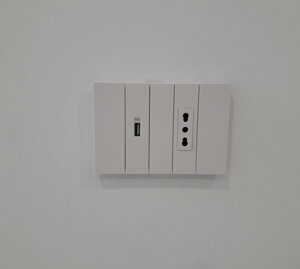 Presa 10/16A + presa Usb