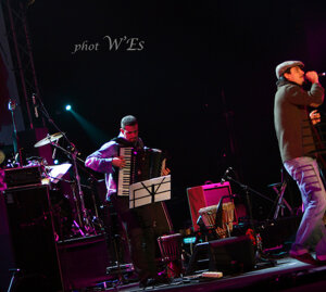 photo by W'Es