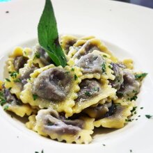 RAVIOLI AI MIRTILLI ravioli con ripieno di mirtilli e Asiago DOP