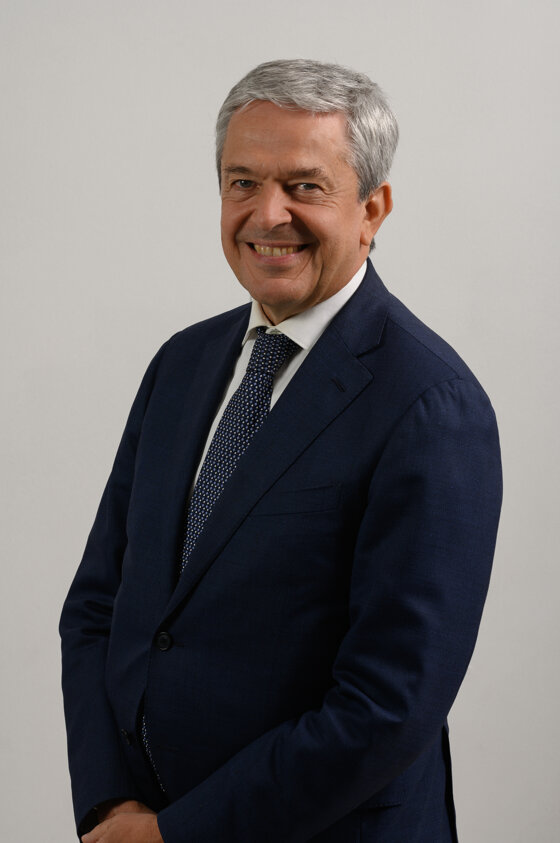 e734e40f-9661-4e28-8e4c-2058f73ef3e7 e734e40f-9661-4e28-8e4c-2058f73ef3e7