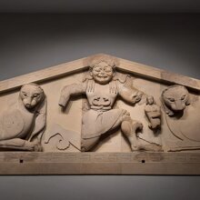 Frontone del tempio con Gorgone