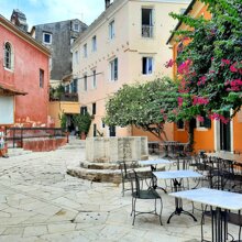 Kremasti Square, Ristorante Venetian Well