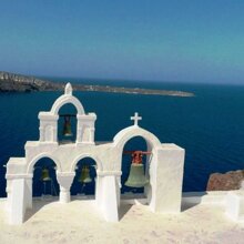 SUI TETTI DELLE CHIESE DI OIA