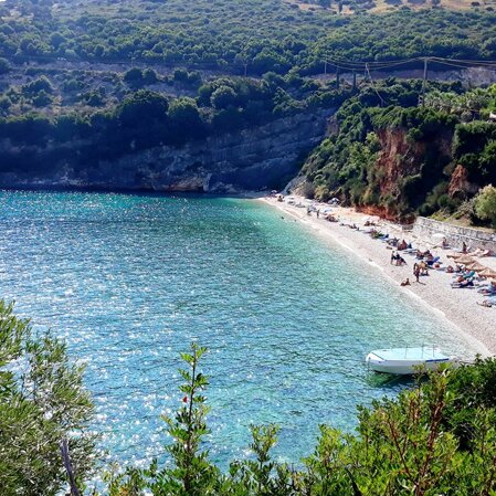 Makris Gialos beach