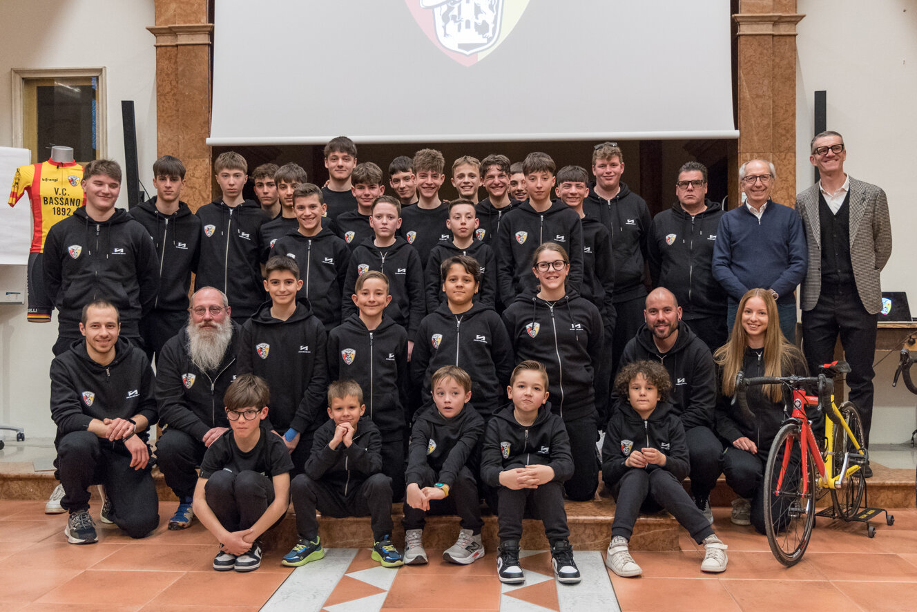la squadra_256-8k1a7931 stampa.jpeg la squadra_256-8k1a7931 stampa.jpeg