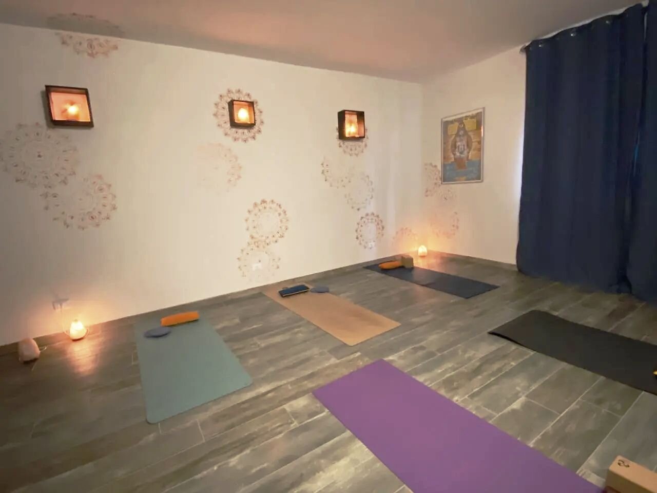 La prima lezione di yoga (con ironia e un pizzico di verità)