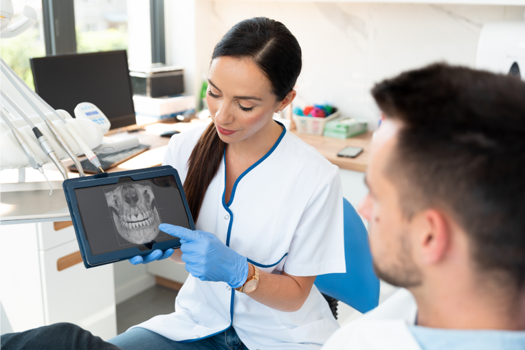 visita dentistica con tecnologia 3D