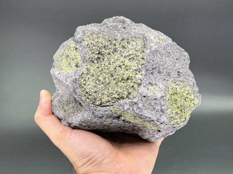 olivine-16-x-135-x-105-cm