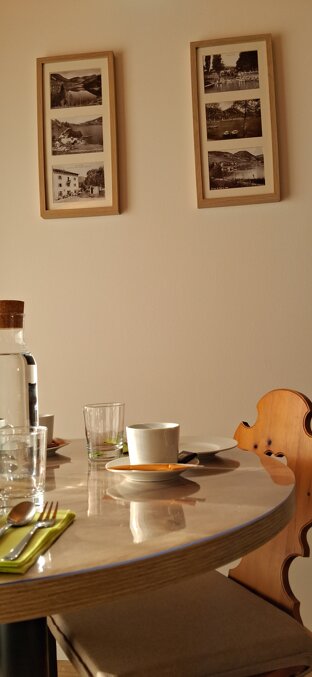 tavolocolazione.jpeg tavolocolazione.jpeg