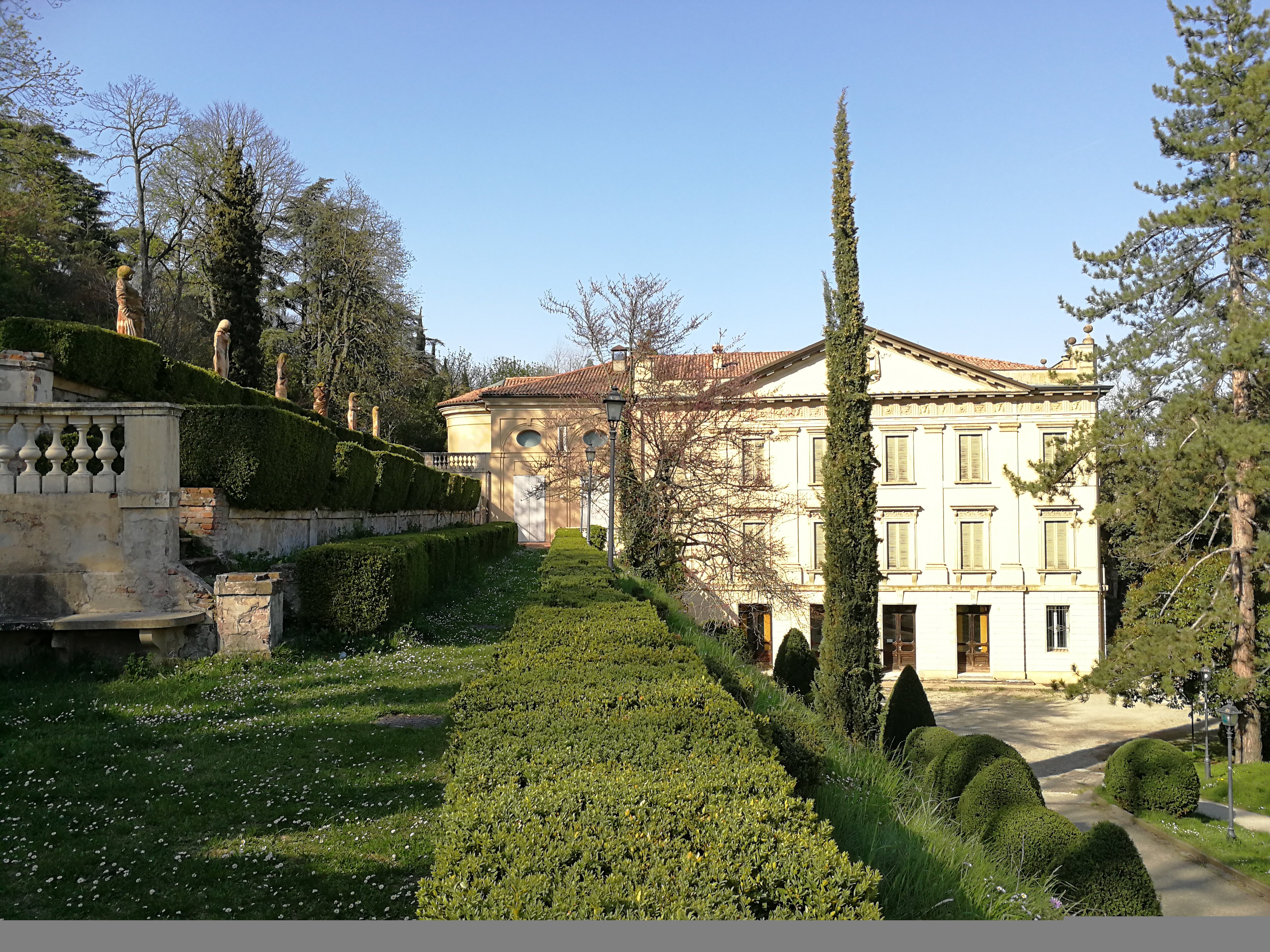 Bologna 1910. Villa Spada, teatro dello scandalo degli orecchini