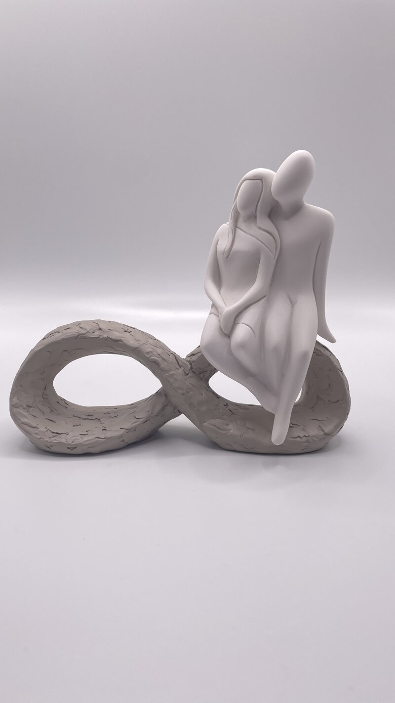 statua-coppia-su-infinito-bianco-e-nocciola-bongelli-preziosi