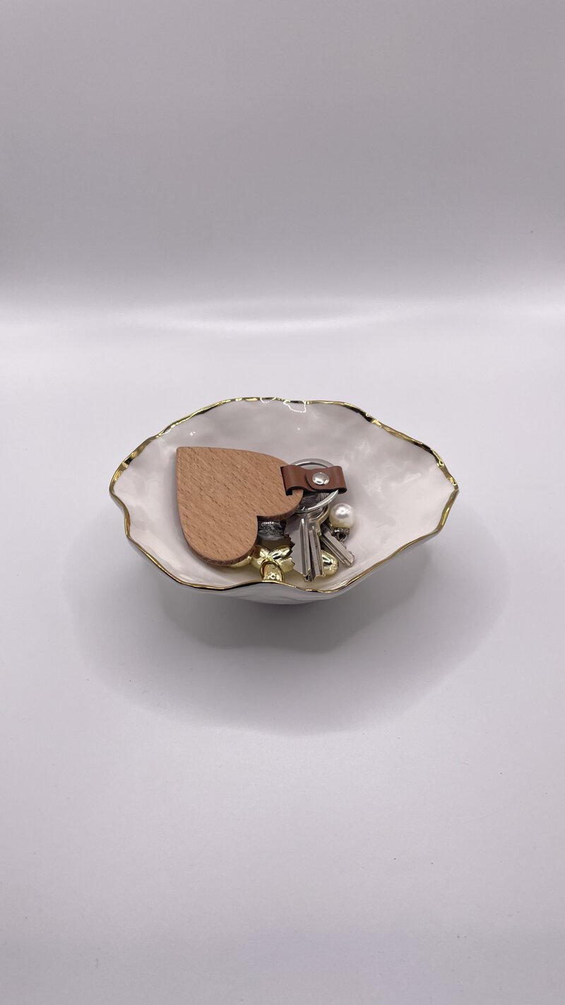 svuota-tasche-porcellana-bianca-e-oro-hervit-creations