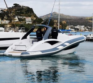 Python C-33 Gommone Cabinato