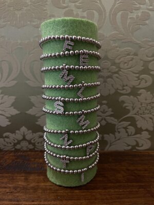 bracciale-elastico-argento-con-lettera